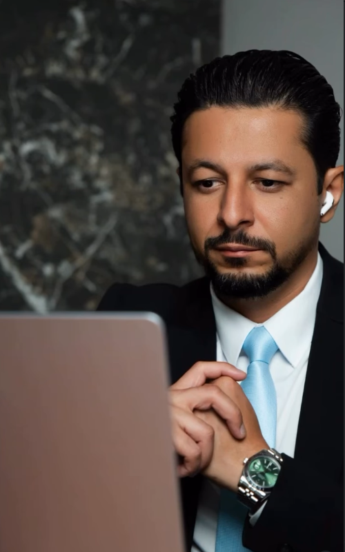 Dr. Naor Bueno no escritório